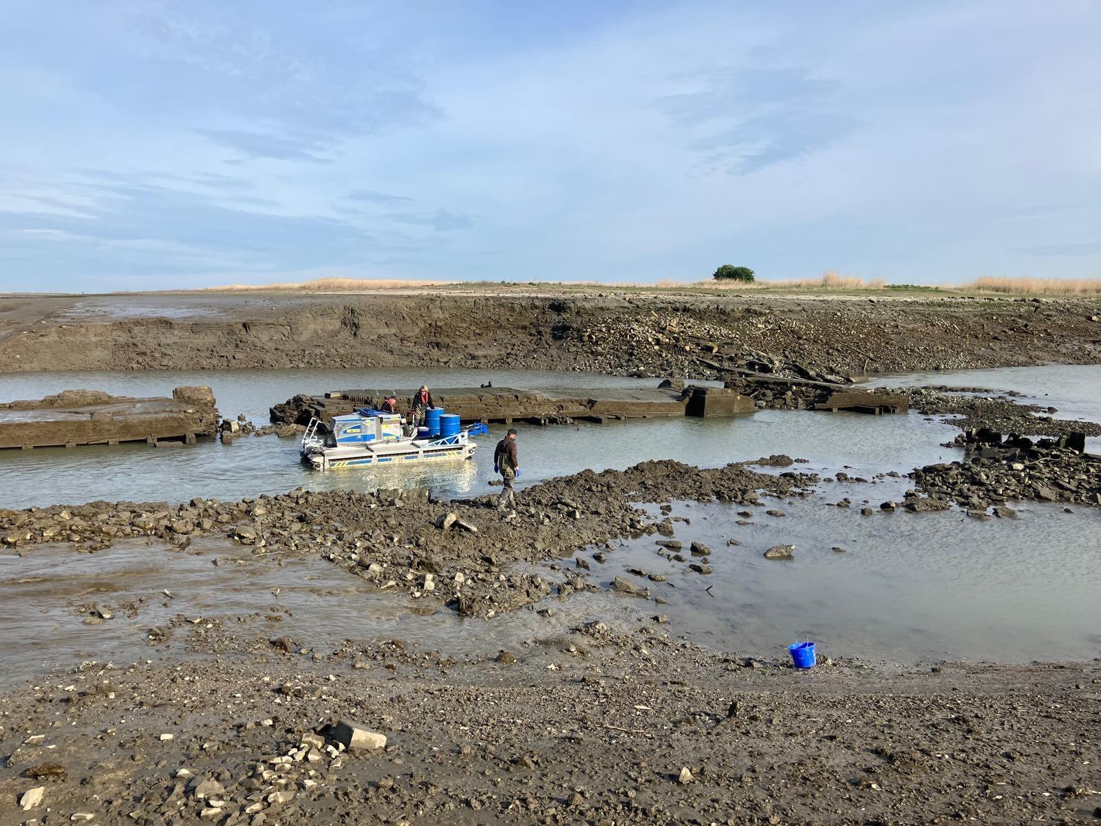 Olielek in de haven van Antwerpen 